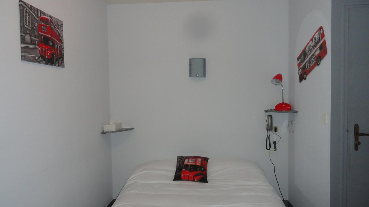 Le Quai 3 Hotel Chateaubriant Bagian luar foto