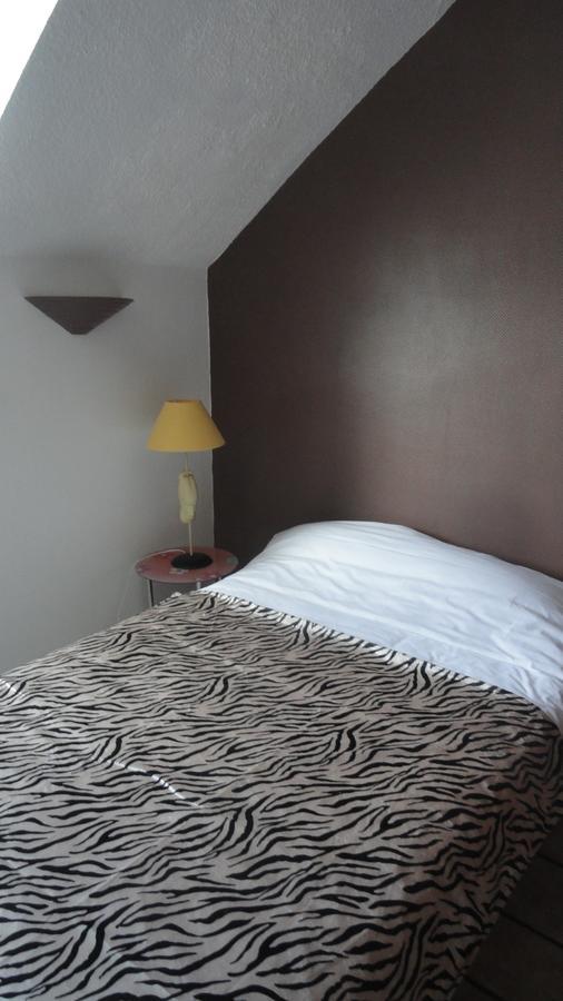 Le Quai 3 Hotel Chateaubriant Bagian luar foto