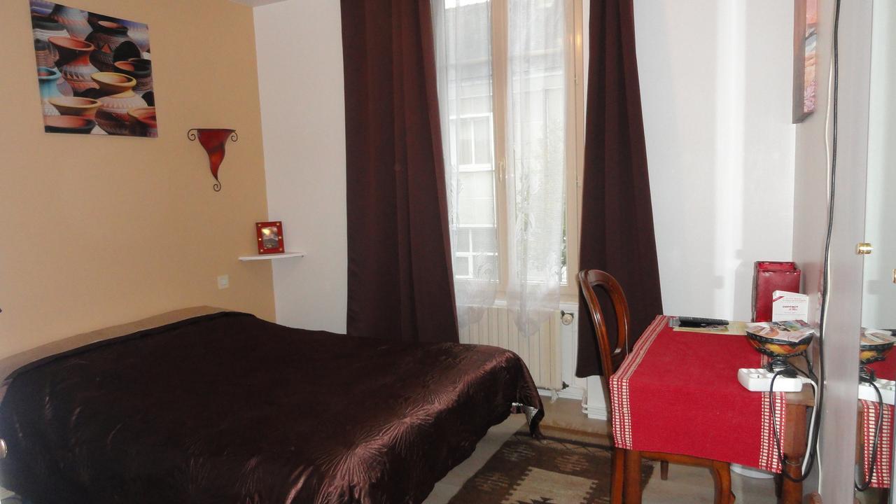 Le Quai 3 Hotel Chateaubriant Bagian luar foto