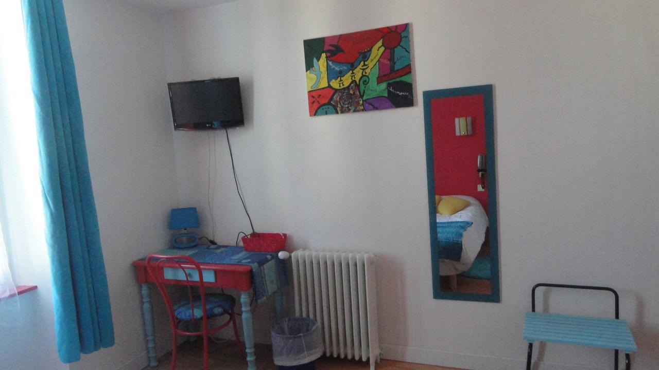 Le Quai 3 Hotel Chateaubriant Bagian luar foto
