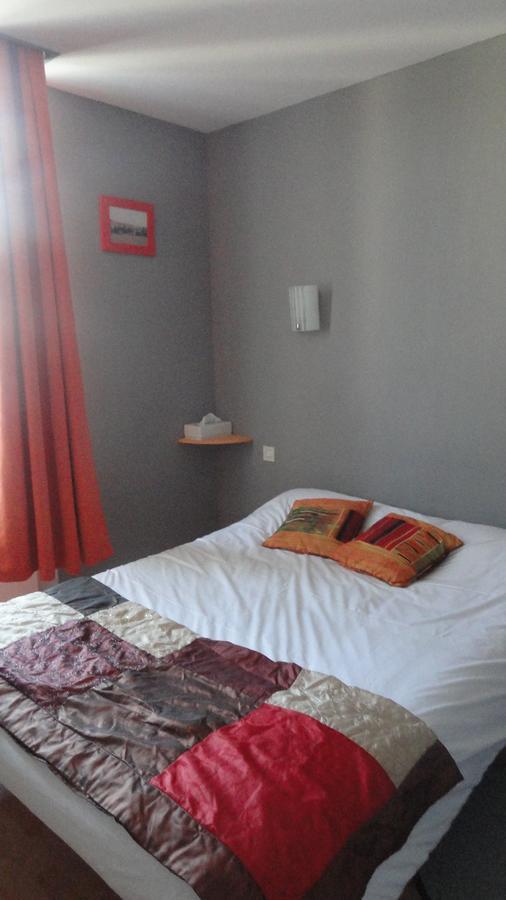 Le Quai 3 Hotel Chateaubriant Bagian luar foto