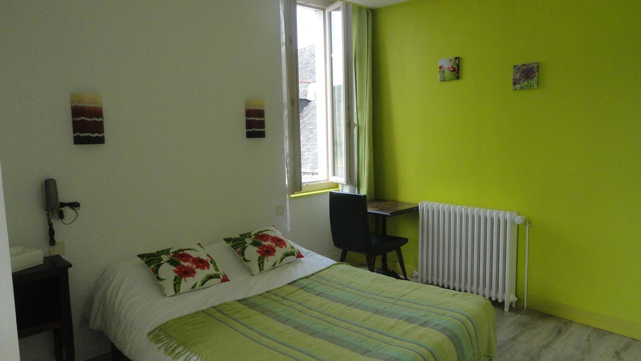 Le Quai 3 Hotel Chateaubriant Bagian luar foto