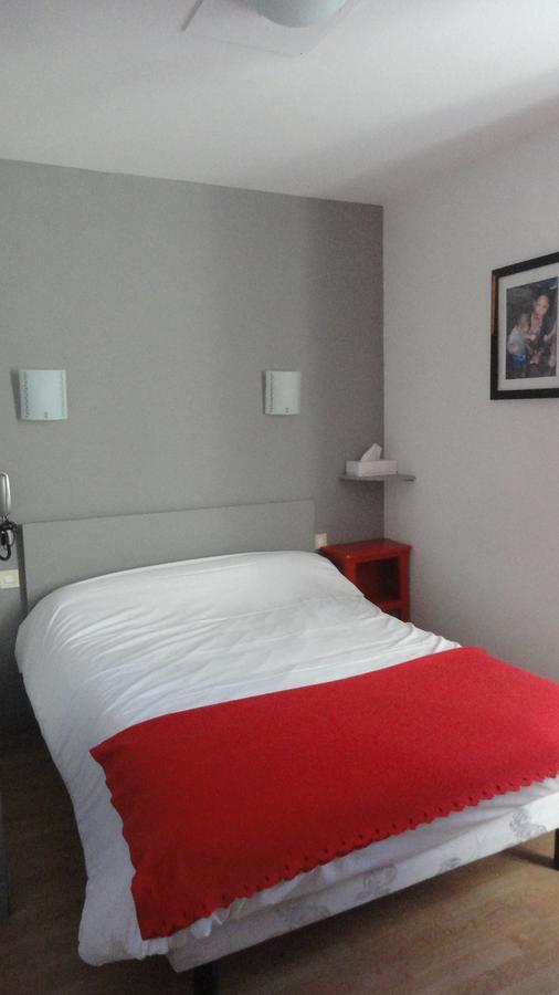 Le Quai 3 Hotel Chateaubriant Bagian luar foto
